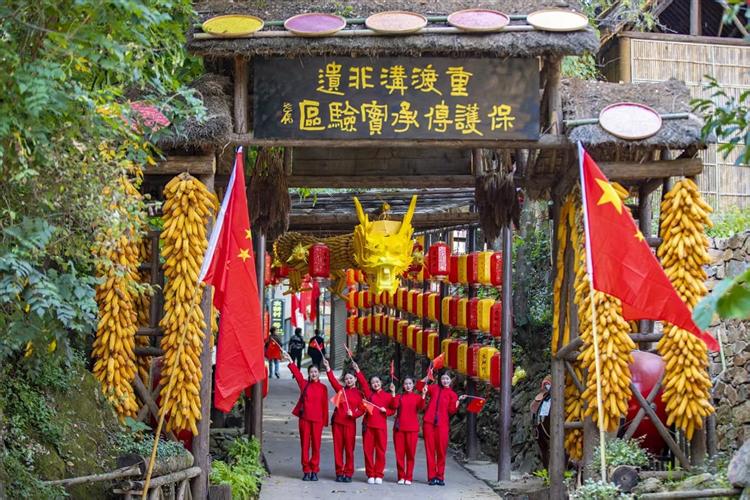 大量非遗体验区旺铺零元招租，重渡沟用行动诠释非遗传承
